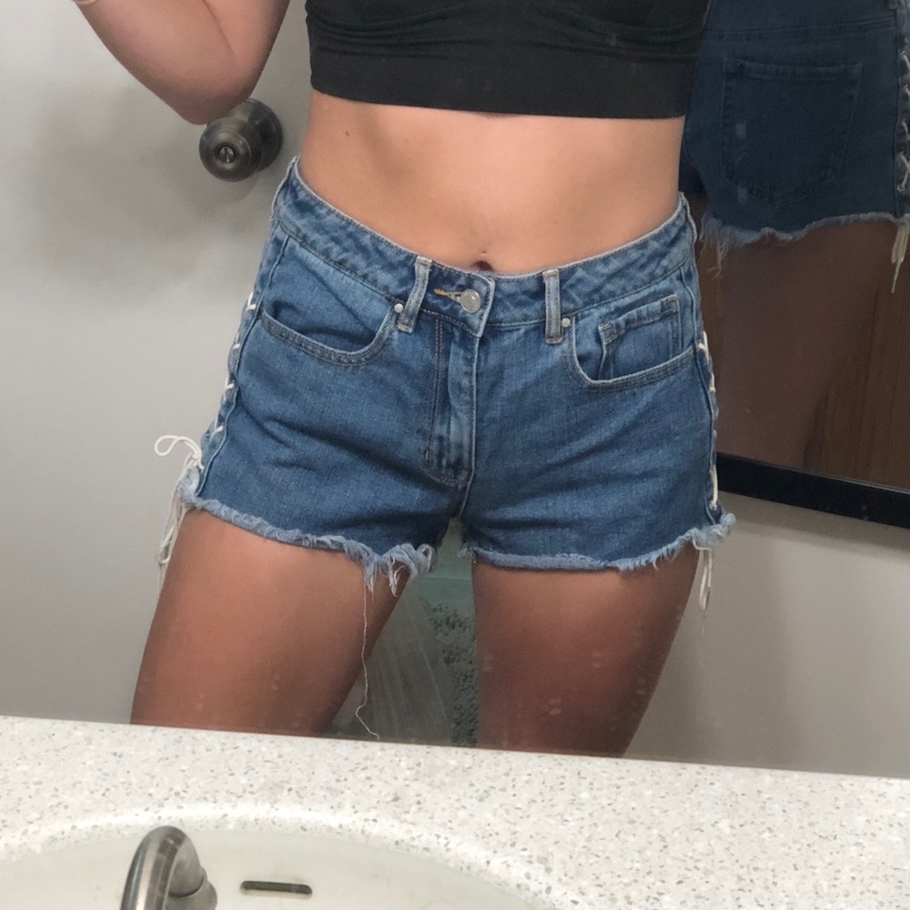 PAC sun high rise shorts with side tie closure - Picture 3 of 3